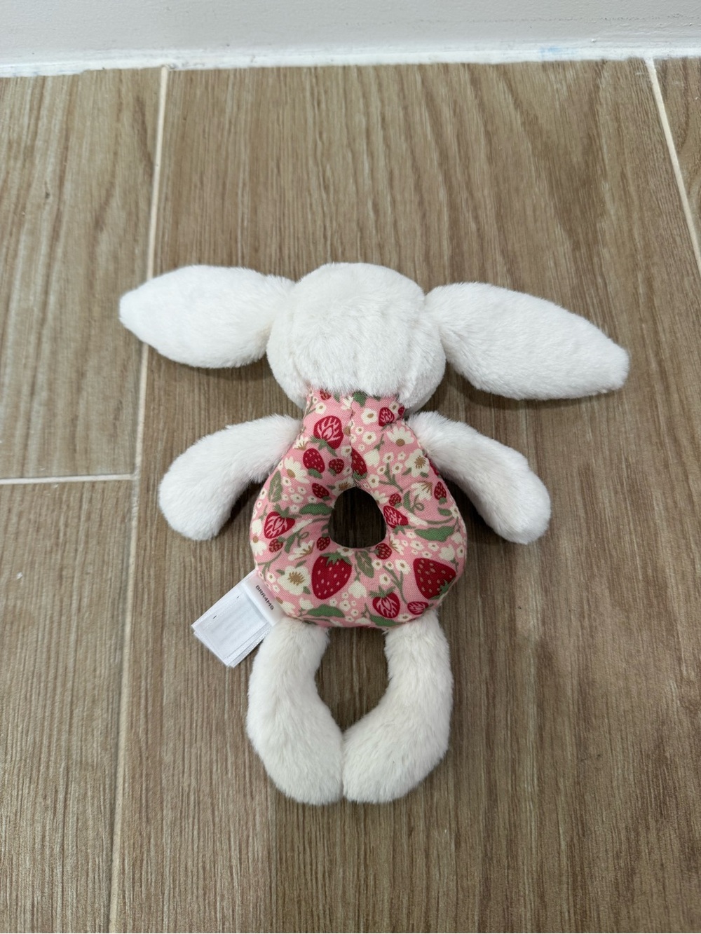 Jellycat BLOSSOM CREAM BUNNY 'BERRY' RING RATTLE - Picture 4 of 4
